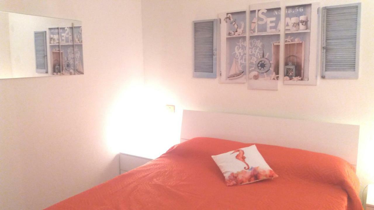 Appartamento Fronte Mare 圣特雷莎加卢拉 外观 照片