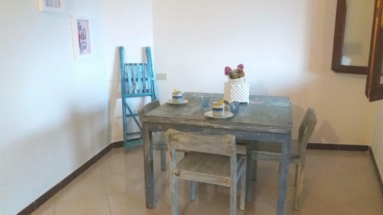 Appartamento Fronte Mare 圣特雷莎加卢拉 外观 照片