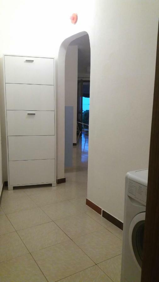 Appartamento Fronte Mare 圣特雷莎加卢拉 外观 照片